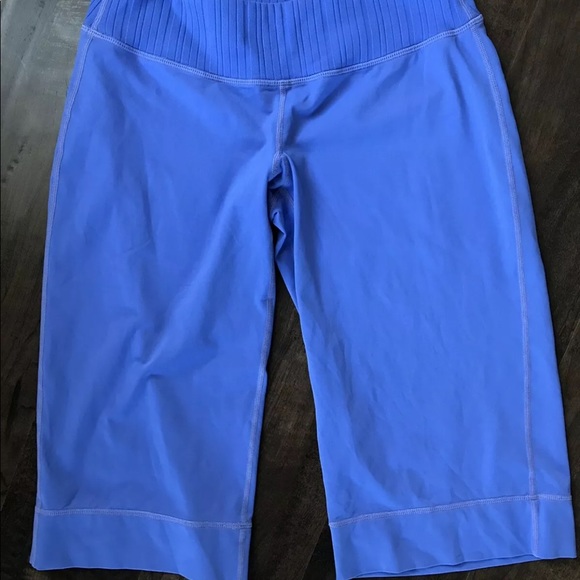 🍋 Lululemon 6 Wide Leg Clam Diggers Bermuda Shorts - Picture 2 of 5
